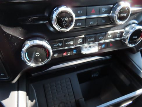 New 2026 Ford F250 Platinum image 18