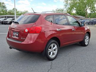 Used 2017 Nissan Rogue SV w/ Sun & Sound Touring Package AWD/4WD video 5