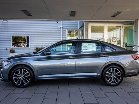 New 2026 Volkswagen Jetta SE image 12
