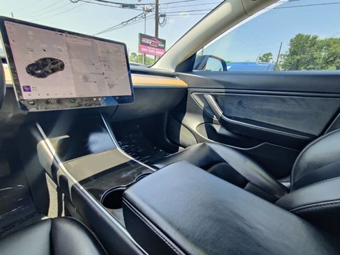 Used 2018 Tesla Model 3 Long Range AWD/4WD image 11