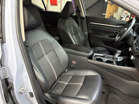 Used 2023 Nissan Altima 2.5 SR image 17