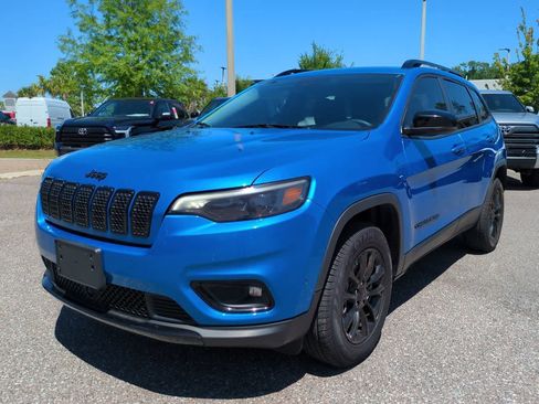 Used 2023 Jeep Cherokee Altitude Lux AWD/4WD image 2
