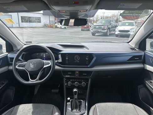 Used 2024 Volkswagen Taos SE image 24