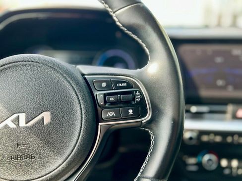 Used 2022 Kia Niro EX w/ Cold Weather Package image 20