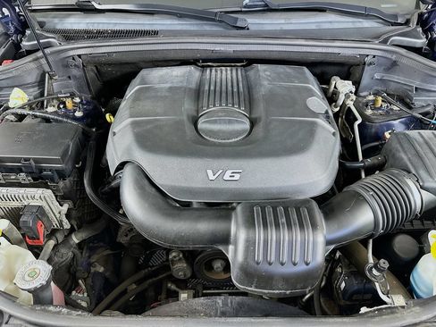 Used 2014 Jeep Grand Cherokee Overland w/ Advanced Technology Group AWD/4WD image 40