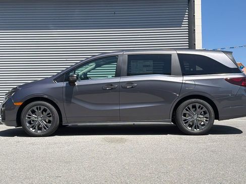 New 2026 Honda Odyssey Touring image 6