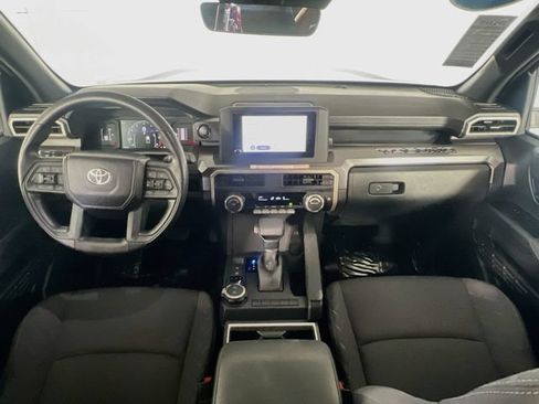 Used 2025 Toyota Tacoma SR5 AWD/4WD image 28