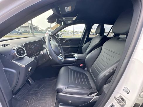 Used 2025 Mercedes-Benz GLC 300 4MATIC image 14