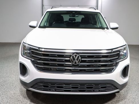 Used 2024 Volkswagen Atlas SE image 4
