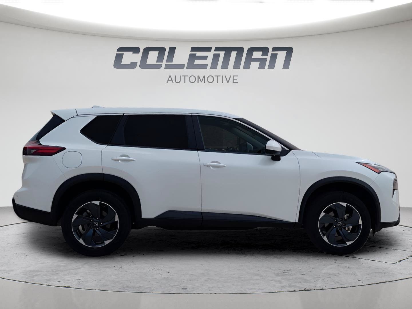 Used 2024 Nissan Rogue SV FWD image 10
