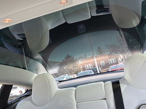 Used 2018 Tesla Model 3 Performance image 9