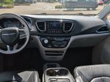 Used 2018 Chrysler Pacifica Limited image 4