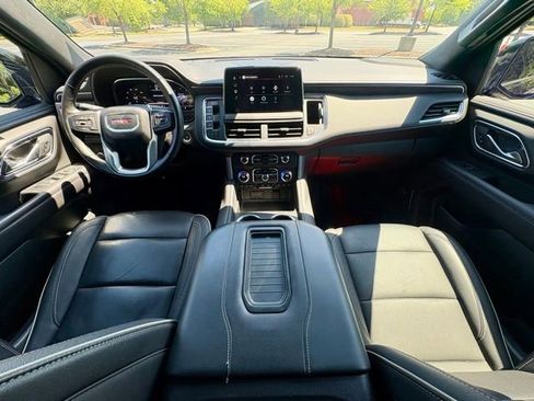 Used 2024 GMC Yukon SLT w/ SLT Luxury Package AWD/4WD image 25