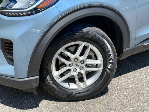 Certified 2025 Ford Explorer Active AWD/4WD image 11