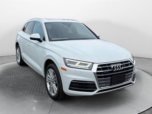 Used 2019 Audi Q5 2.0T Premium Plus w/ Premium Plus Package image 1