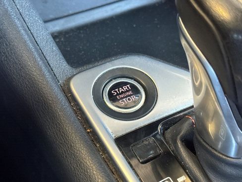 Used 2023 Nissan Sentra SR w/ Midnight Edition Package FWD image 32