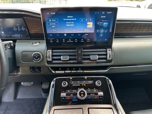 Used 2022 Lincoln Navigator L Black Label AWD/4WD image 24
