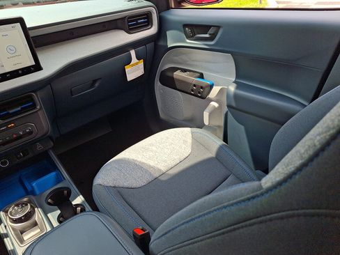 New 2026 Ford Maverick XLT w/ XLT Luxury Package FWD image 9