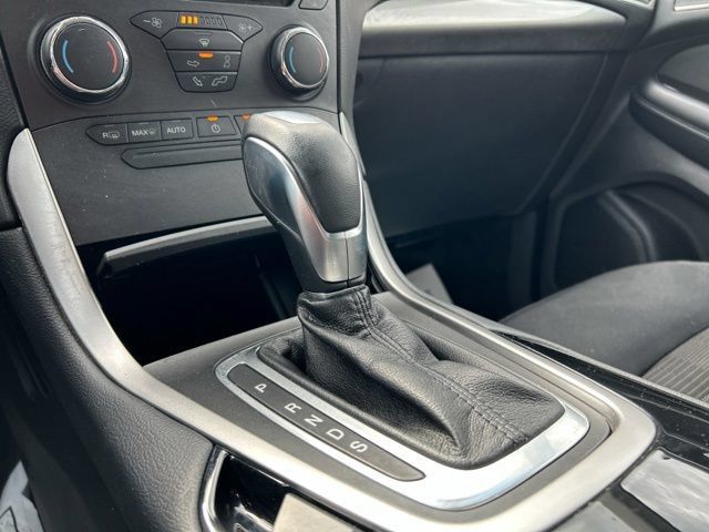 Used 2017 Ford Edge SEL AWD/4WD image 44