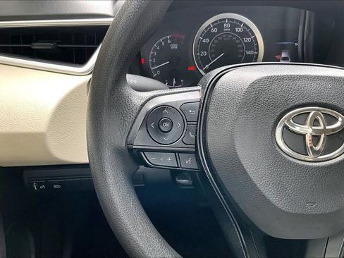 Used 2022 Toyota Corolla LE FWD image 24