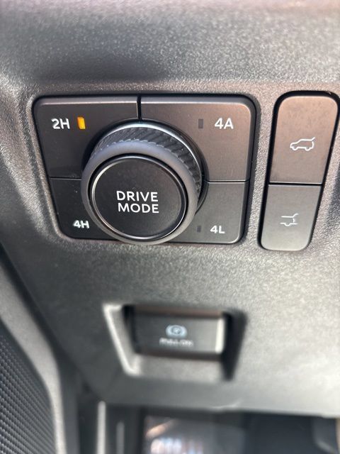 Used 2025 Ford Expedition Active AWD/4WD image 17