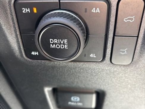 Used 2025 Ford Expedition Active AWD/4WD image 17