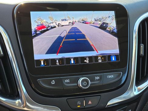 Used 2023 Chevrolet Equinox Premier AWD/4WD image 19