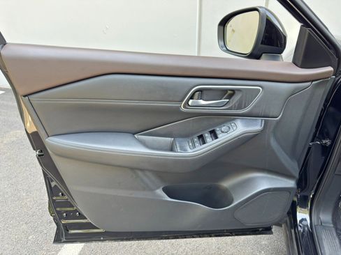 Used 2021 Nissan Rogue SV w/ Premium Package FWD image 37