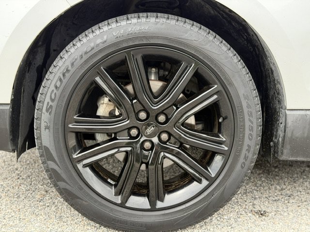 Used 2018 Ford Edge SE FWD image 9