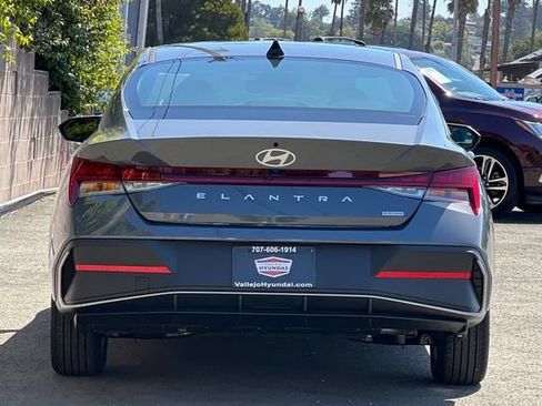New 2026 Hyundai Elantra Hybrid FWD image 7