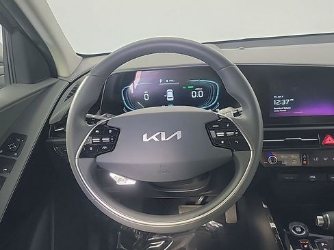 Used 2023 Kia Niro EX FWD image 21