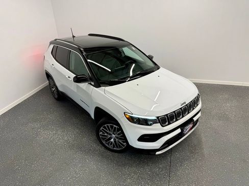 Used 2022 Jeep Compass Limited w/ Elite Group image 4