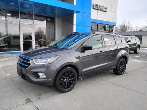Used 2018 Ford Escape SE w/ Ford Safe & Smart Package image 30