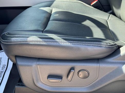 Used 2022 Ford F250 Lariat w/ Tremor Off-Road Package image 28