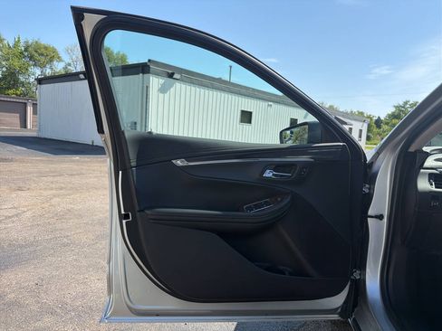 Used 2014 Chevrolet Impala LT FWD image 21