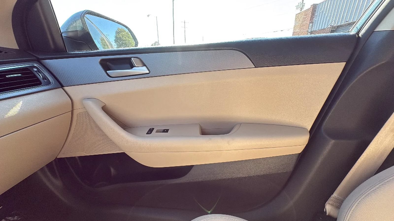 Used 2016 Hyundai Sonata SE FWD image 29