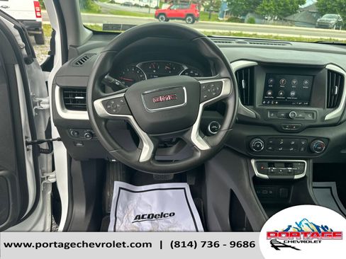 Used 2024 GMC Terrain SLE FWD image 15