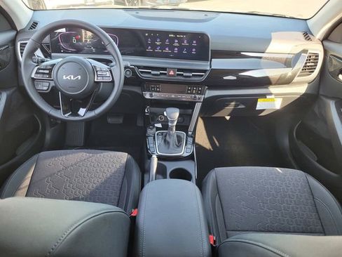 New 2026 Kia Seltos S image 8
