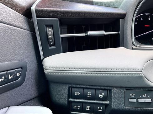 Used 2021 Toyota Avalon Limited w/ Advanced Safety Package FWD image 36