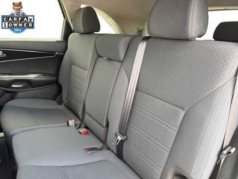 Used 2020 Kia Sorento LX AWD/4WD image 14
