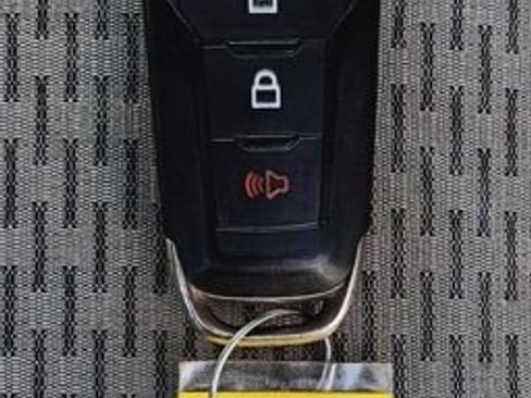 Used 2021 Ford F250 XLT w/ FX4 Off-Road Package image 26