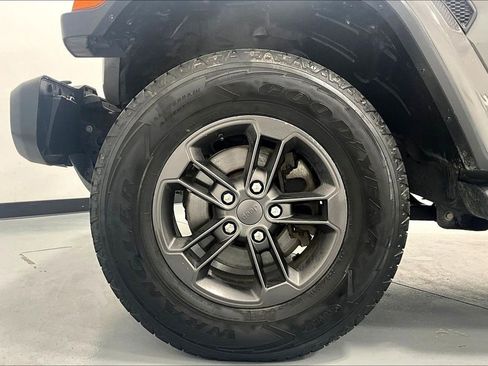 Used 2020 Jeep Wrangler Unlimited Sahara AWD/4WD image 8