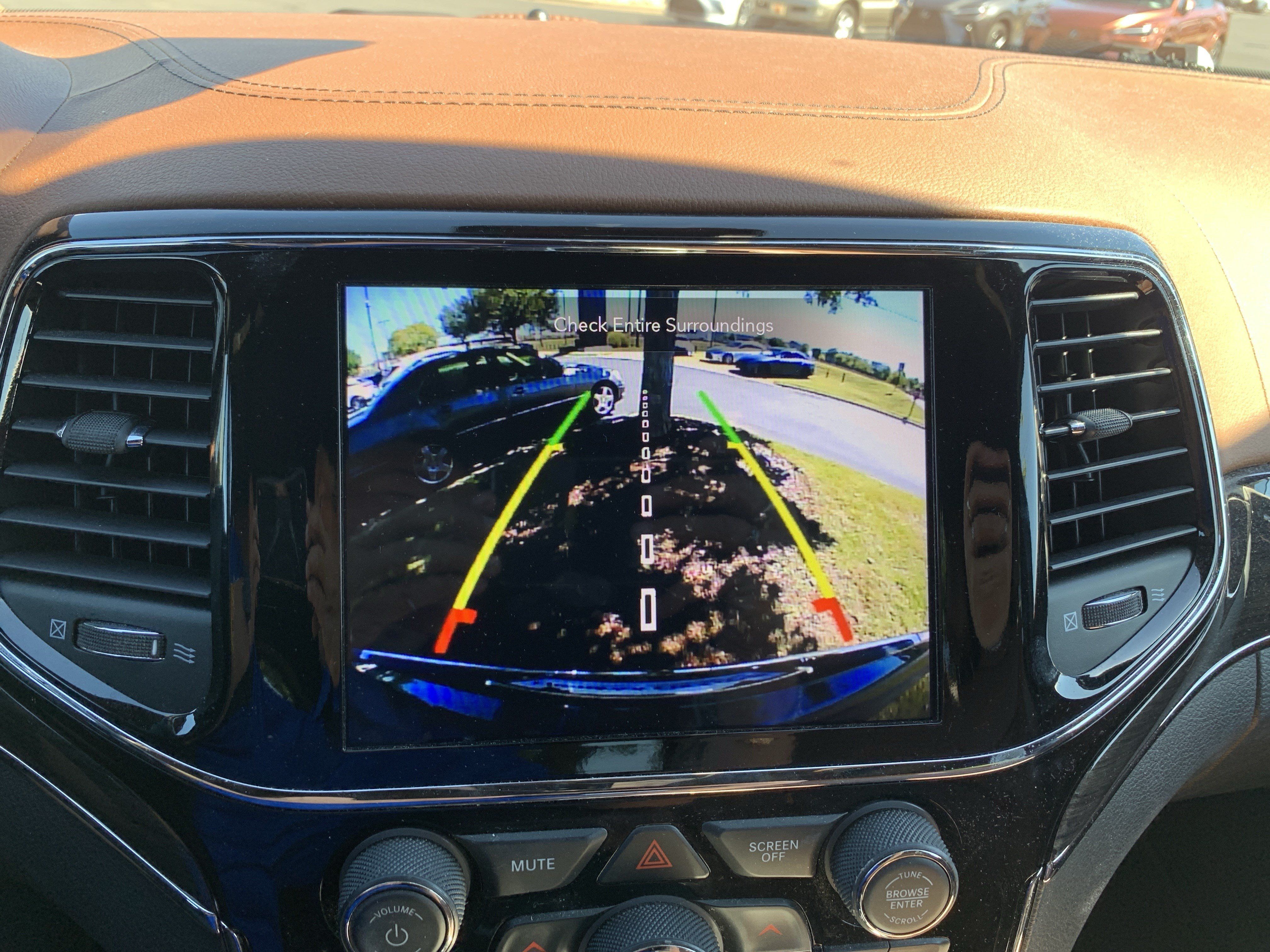 Used 2020 Jeep Grand Cherokee Overland AWD/4WD image 25