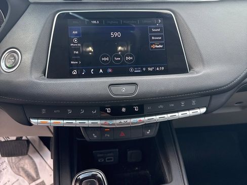 Used 2022 Cadillac XT4 Luxury w/ LPO, Radiant Package image 9