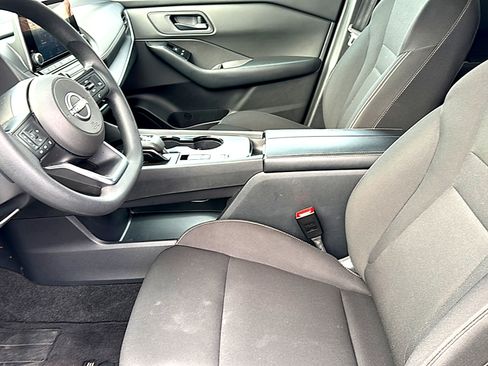 Used 2024 Nissan Rogue S image 13