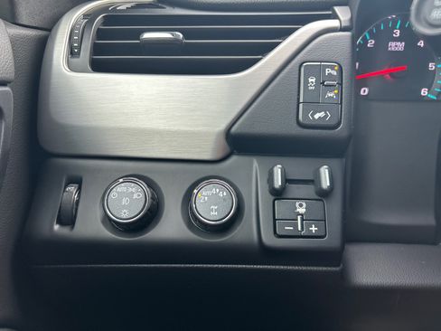 Used 2018 GMC Yukon SLT w/ Open Road Package AWD/4WD image 14