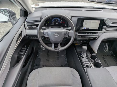 Used 2025 Toyota Camry LE FWD image 14