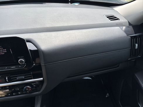 Used 2025 Nissan Pathfinder SV FWD image 38