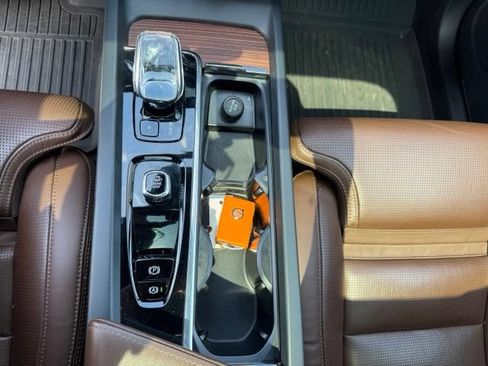 Used 2023 Volvo XC60 B6 Ultimate w/ Protection Package Premier AWD/4WD image 15