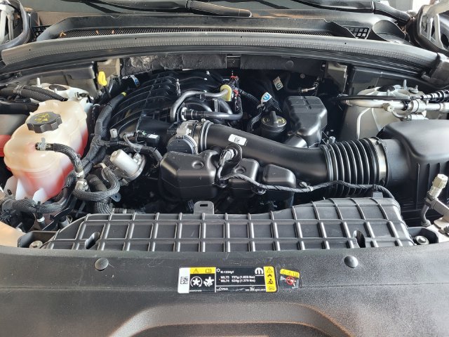 Used 2023 Jeep Grand Cherokee L Laredo AWD/4WD image 27